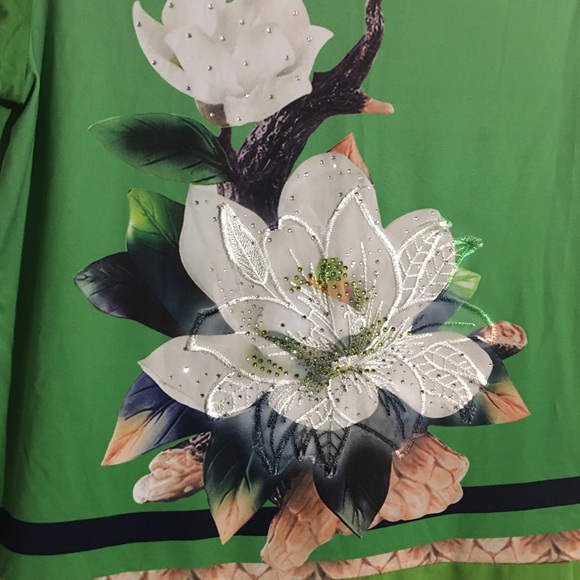 Green Floral Print Short Sleeve Blouse: XL *see measurements - Picture 3 of 10